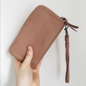 Universal Thread Mauve Pink Wallet
